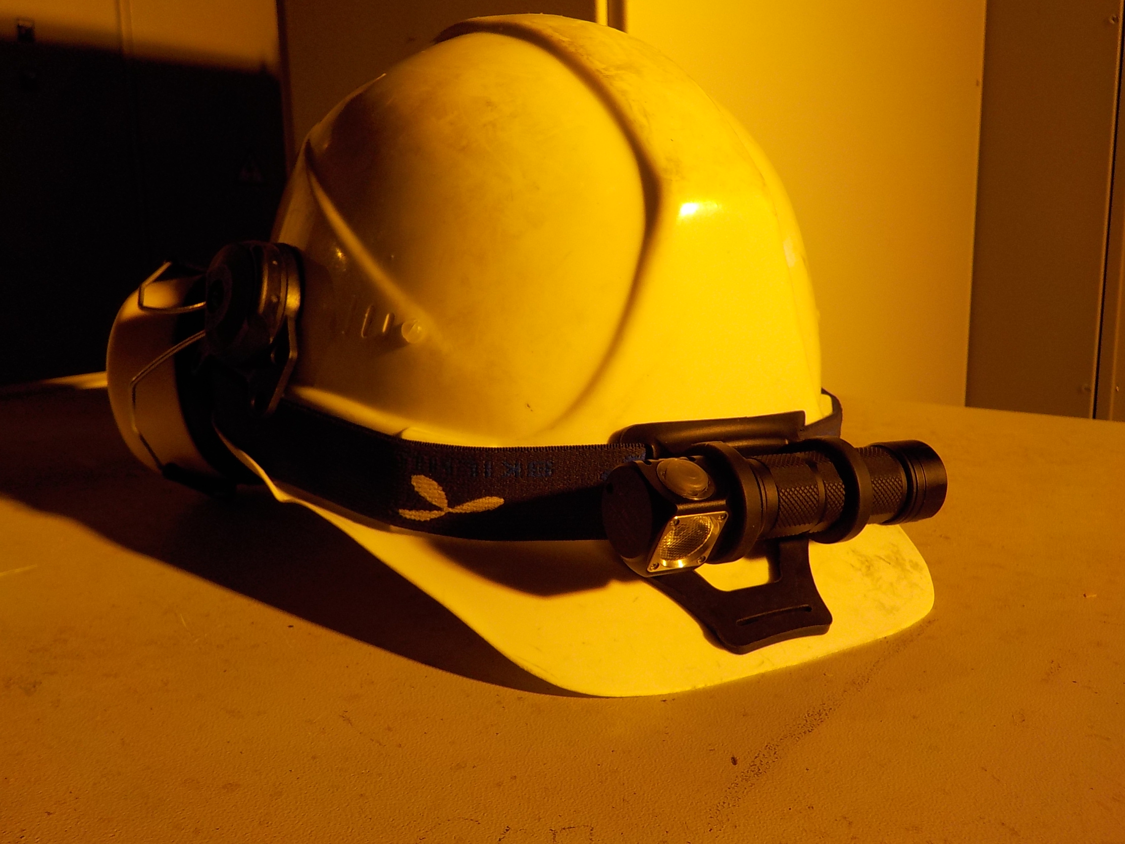 Fallout 4 шахтерская каска с фонарем фото 60